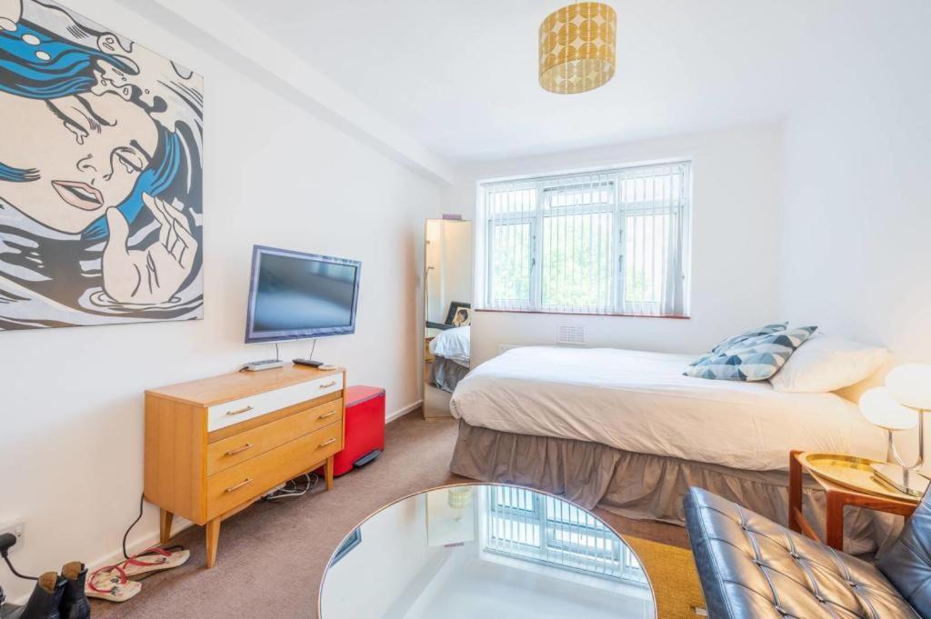 Flat 13 Londres